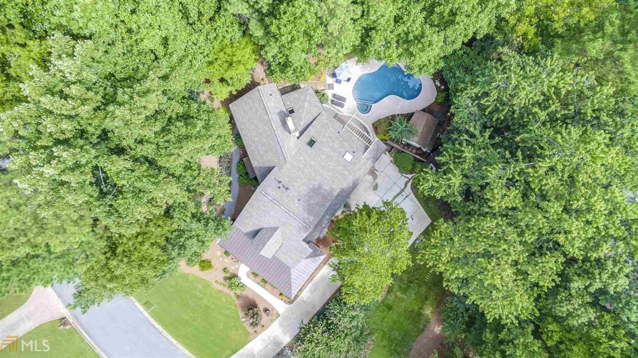 990 Riverside - Photo 1