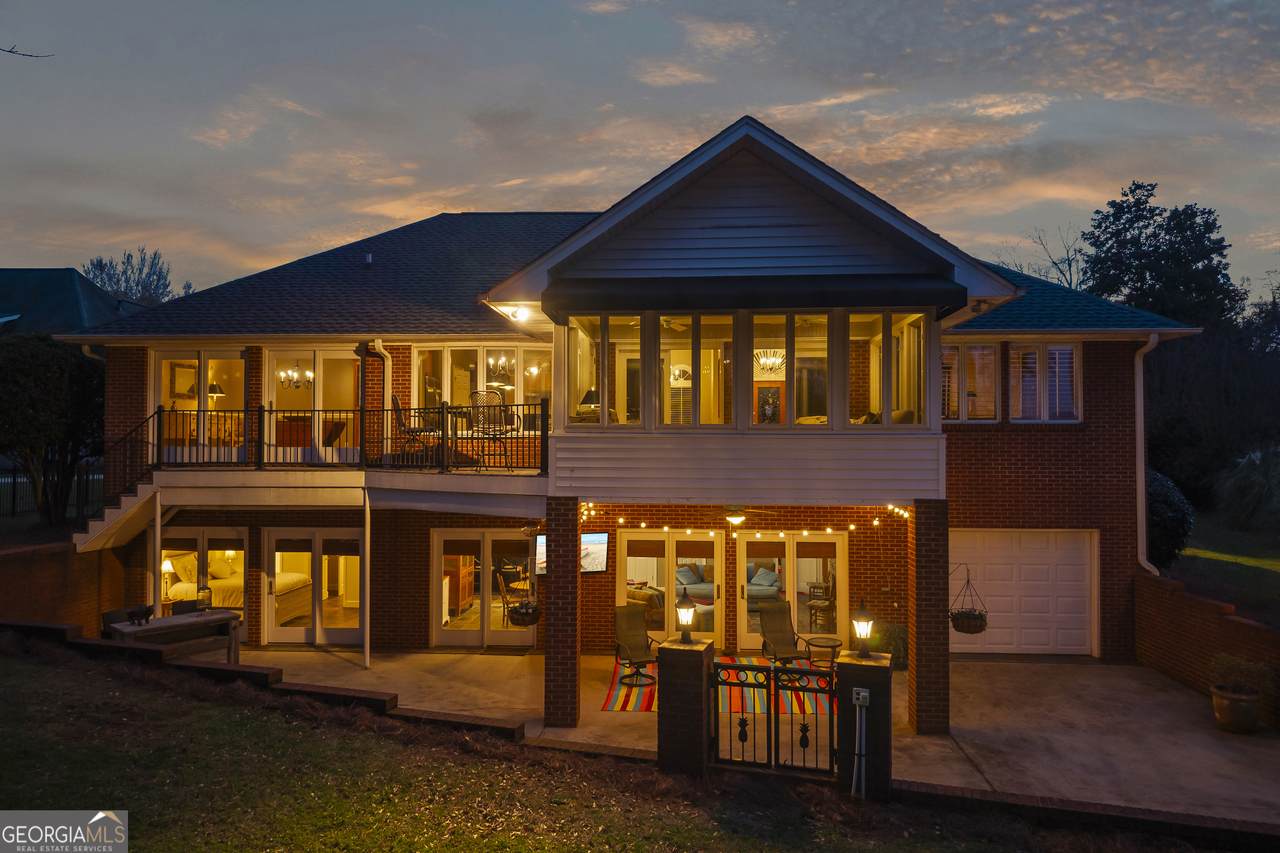 424 Capri Point - Photo 1