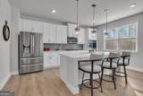 720 Lanarck Way - Photo 4