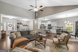 9178 Lakeview Parkway - Photo 11