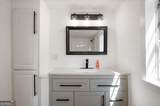 24 Sangster Road - Photo 4