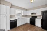 205 Pineknoll Court - Photo 12