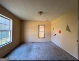17 Collins Road - Photo 4