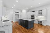 607 Lake Circle - Photo 17
