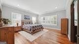 1010 Buckingham Way - Photo 18