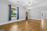 202 Everett Square - Photo 11