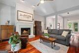 802 Lakeglen Drive - Photo 12