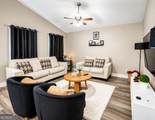 209 Roslyn Court - Photo 3