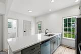 1885 Lakewood Avenue - Photo 7