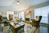 405 Jordan Lane - Photo 16