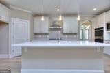 2106 Lacroix Way - Photo 18