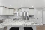 2037 Stoneleigh Drive - Photo 15