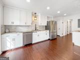 3145 Queens Walk - Photo 18