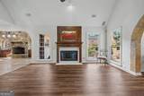 360 Oak Terrace - Photo 9