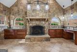360 Oak Terrace - Photo 19