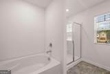 1612 Oakbrook Pond Place - Photo 21