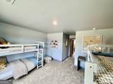 8575 Oak Hollow Way - Photo 14