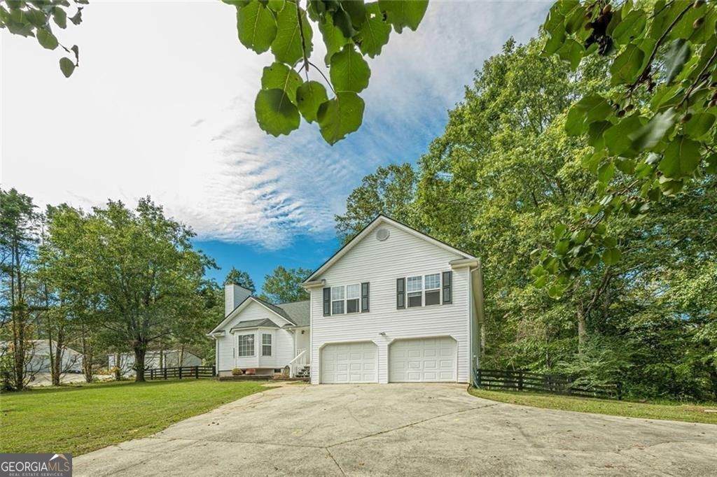 391 Pinewood Place - Photo 1