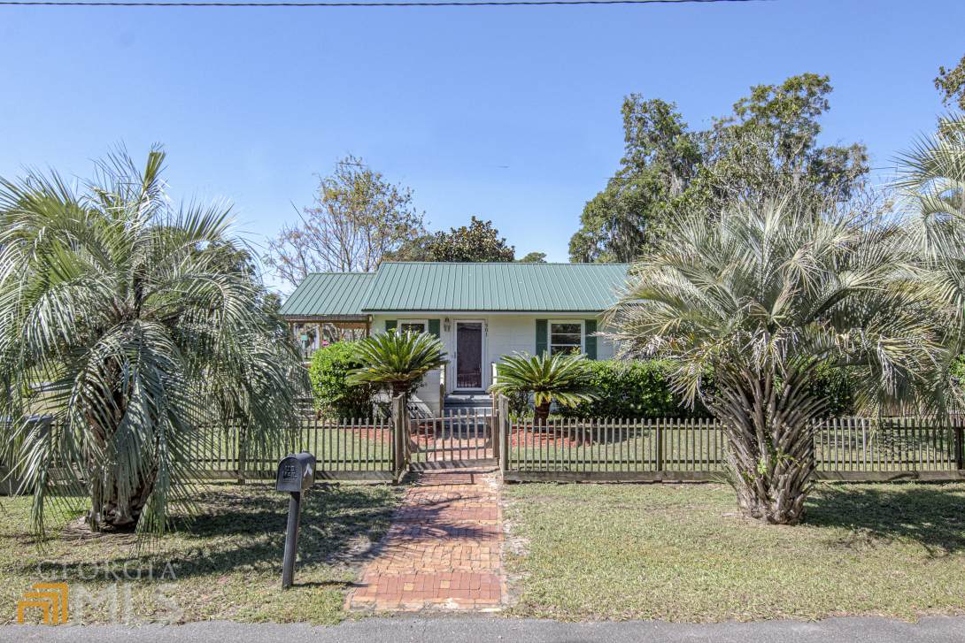 901 Ann Street - Photo 1