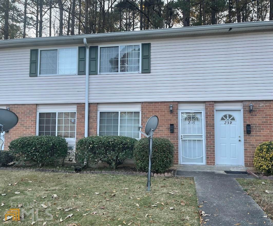 405 Fairburn Road - Photo 1
