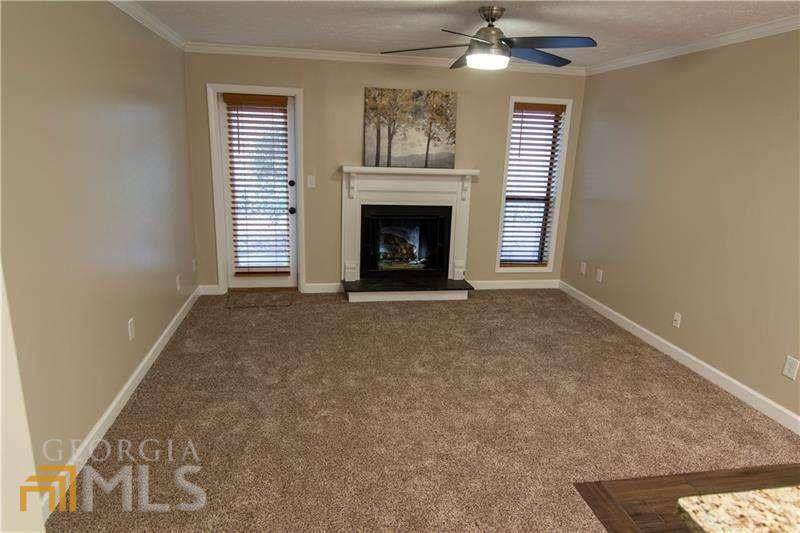 907 Dunbar Drive - Photo 1