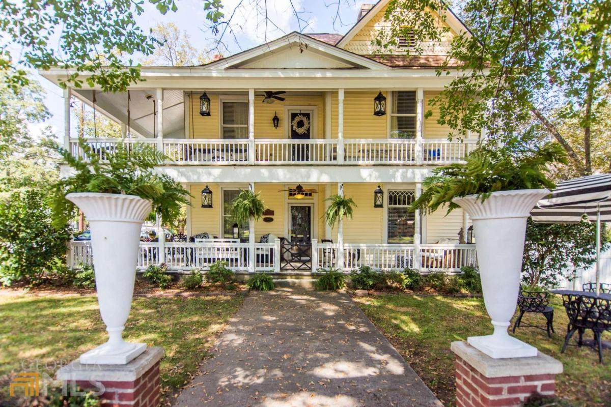 617 Magnolia Street - Photo 1
