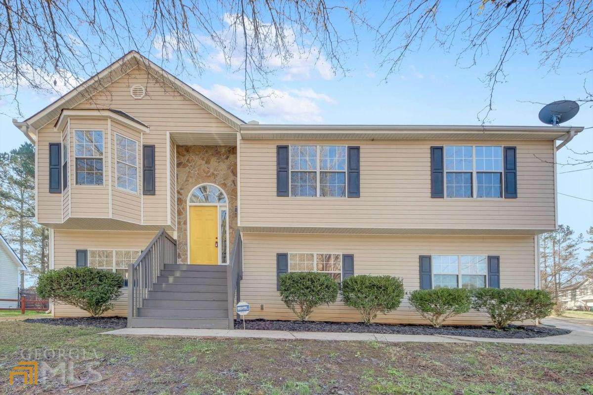7082 Stoneridge Drive - Photo 1