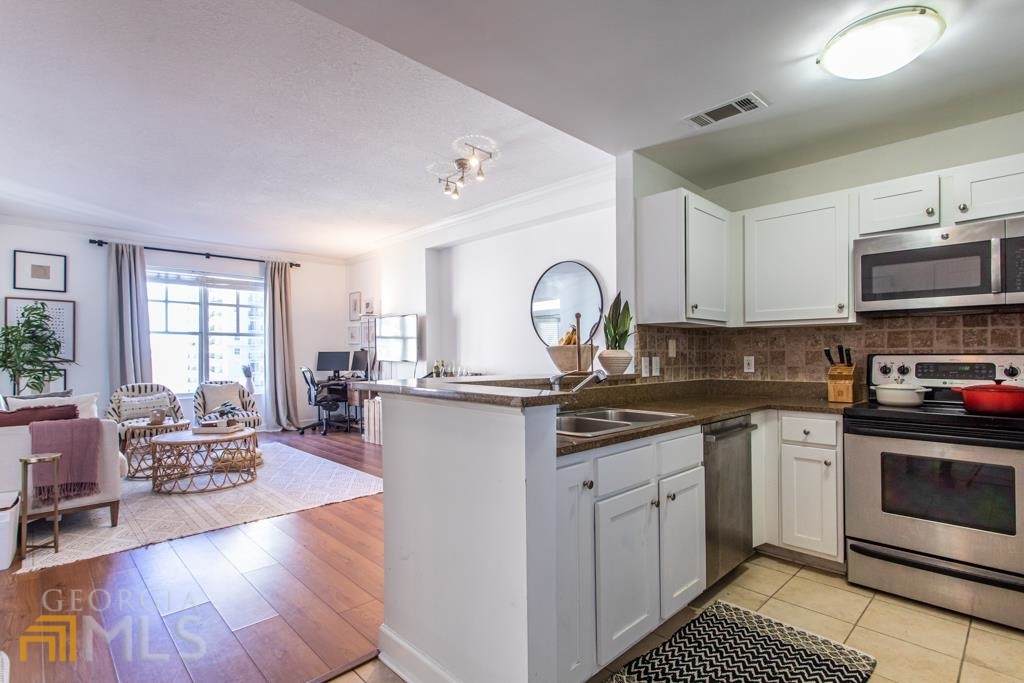 1101 Juniper Street - Photo 1