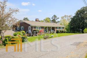 325 Roseway Circle - Photo 1
