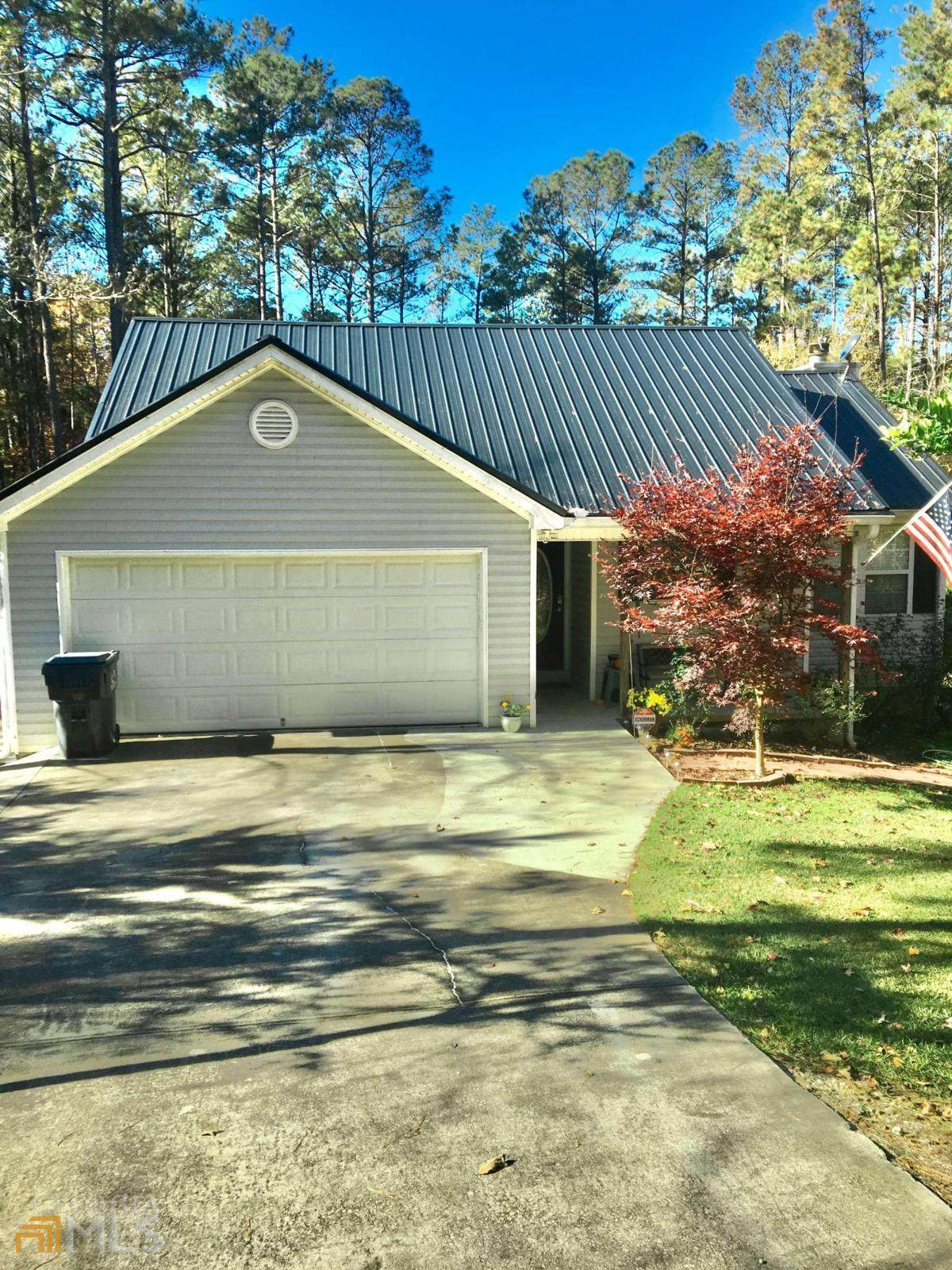 411 Pelican Circle - Photo 1