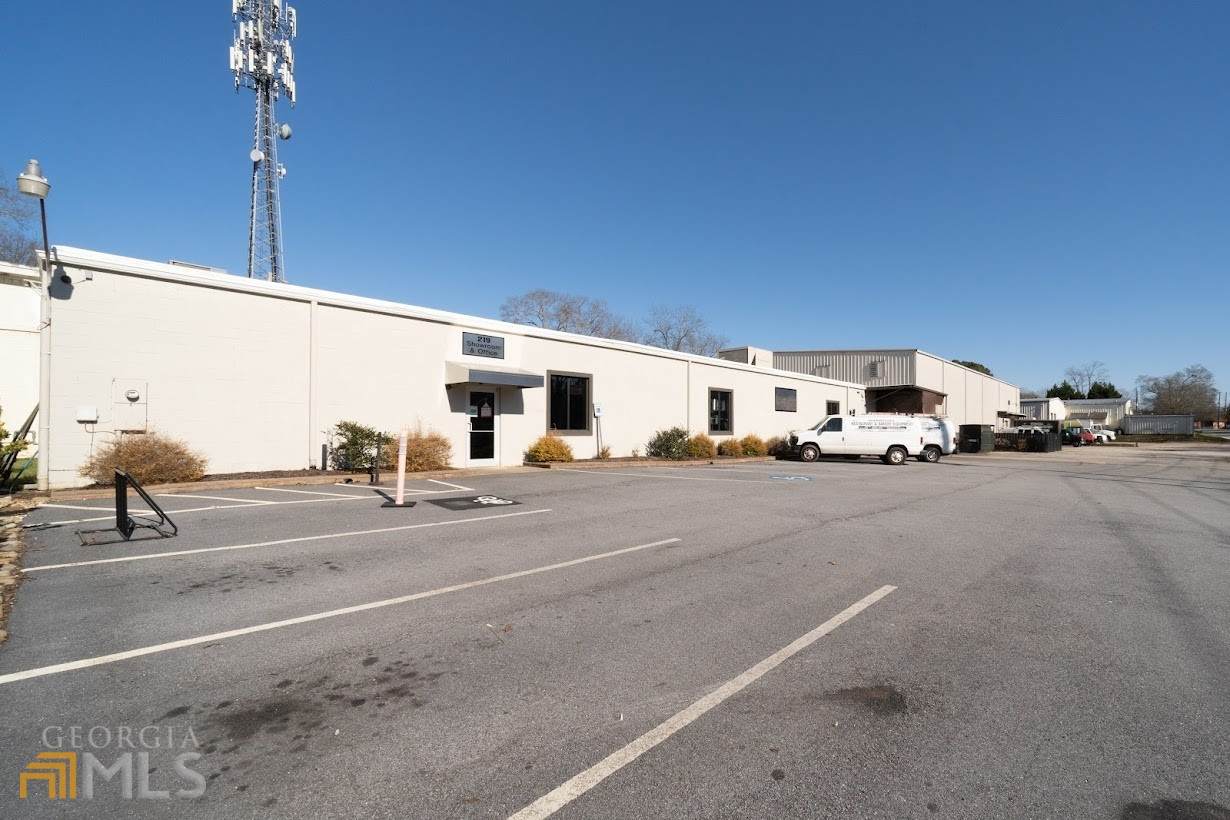 215&219 Lovvorn Road - Photo 1