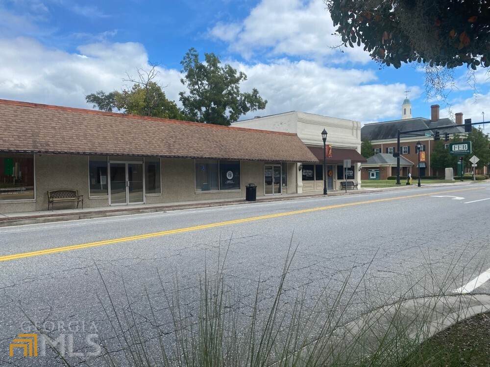 121 S Laurel Street - Photo 1