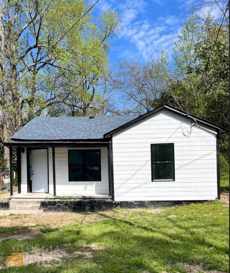 1528 Wellworth Avenue - Photo 1