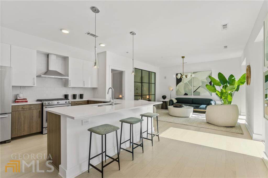 775 Juniper Street - Photo 1