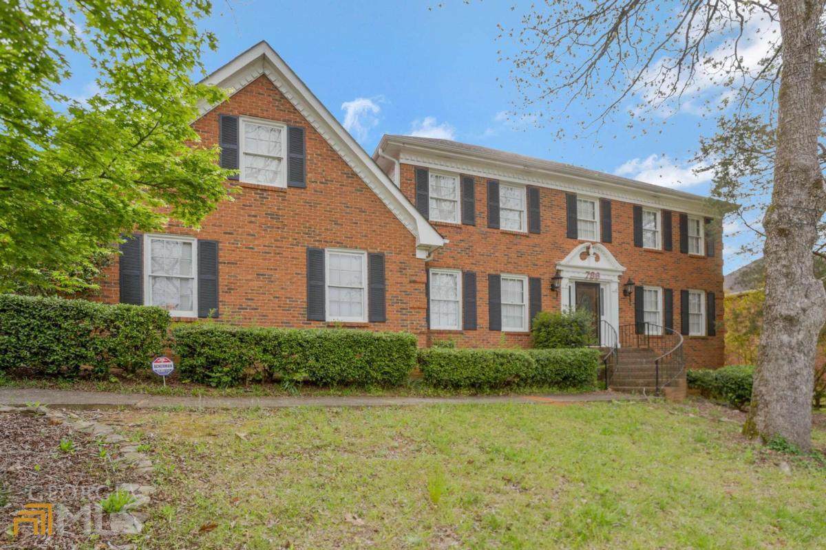 786 Oxford Court - Photo 1