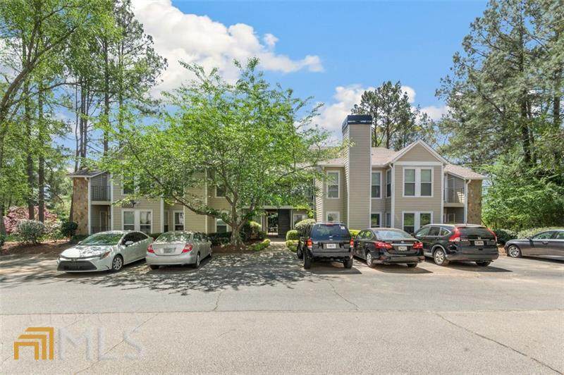 1005 Lake Pointe Circle - Photo 1
