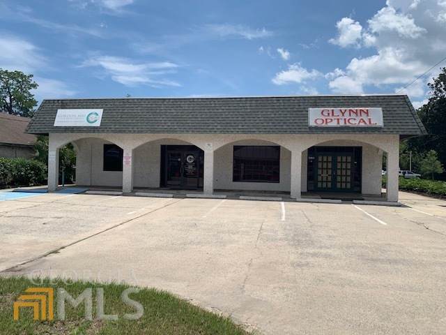 2414 Parkwood Drive - Photo 1