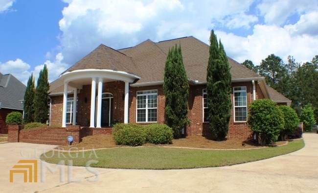 118 Wessex Drive - Photo 1