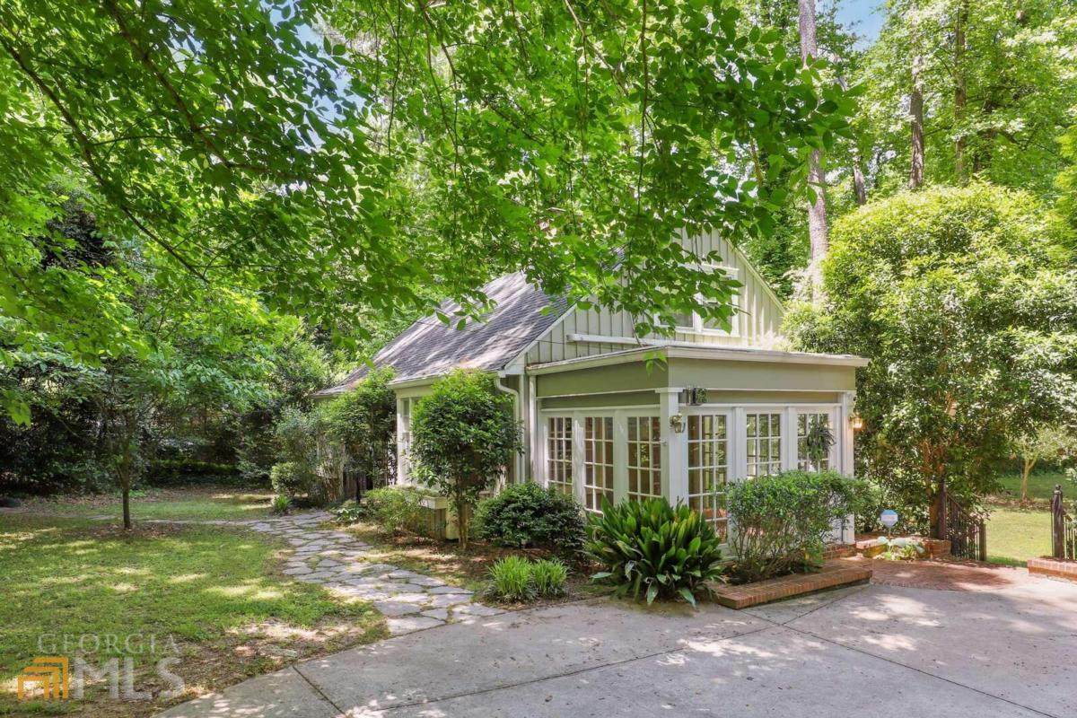 399 Chelsea Circle - Photo 1