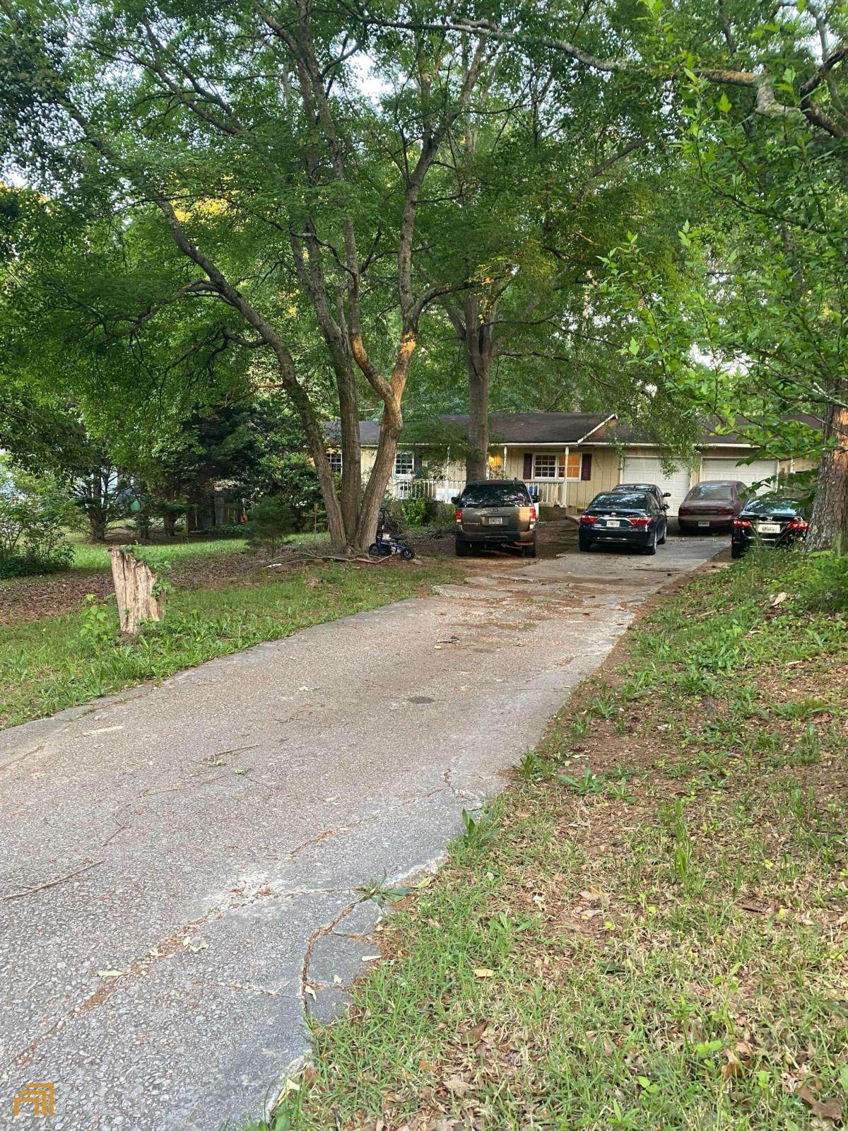 4825 Manor - Photo 1