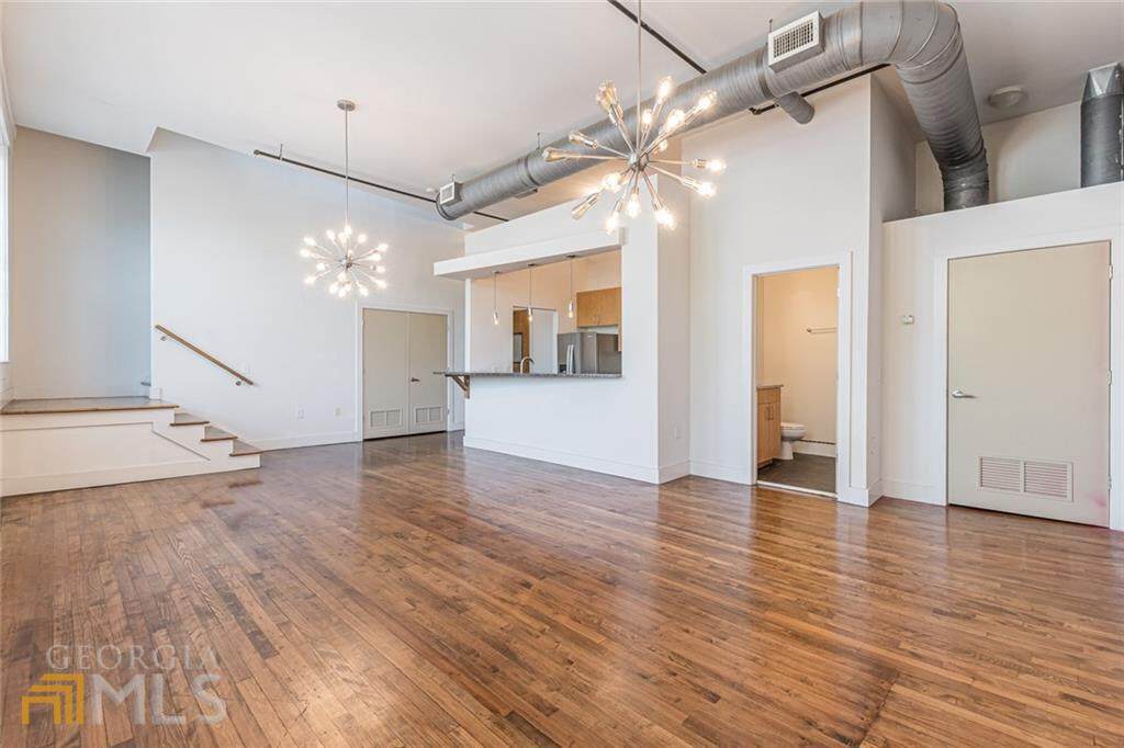 600 College Street - Photo 1