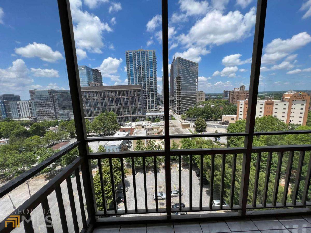 300 Peachtree Street - Photo 1