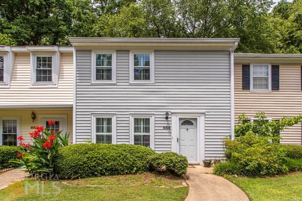 834 Heritage Square - Photo 1
