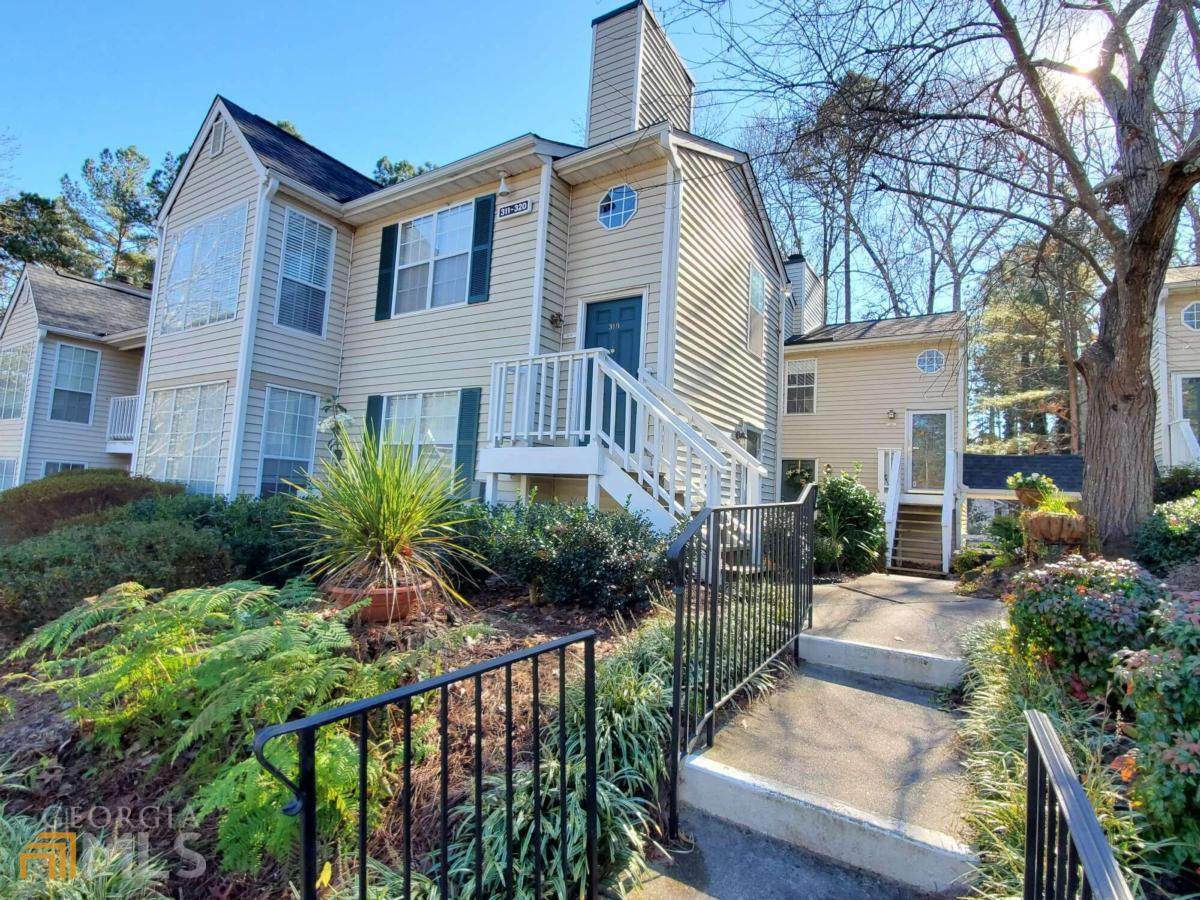 319 Glenleaf Drive - Photo 1