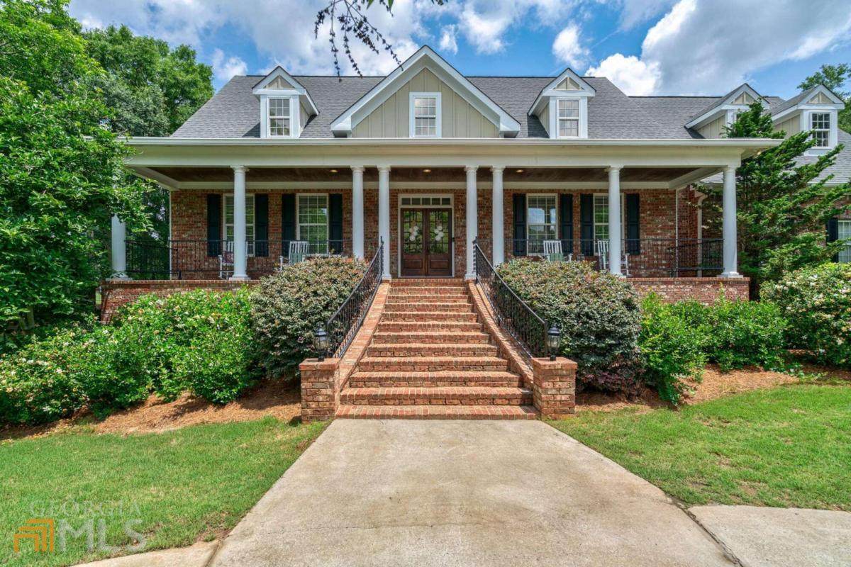 1061 Fox Hollow Court - Photo 1