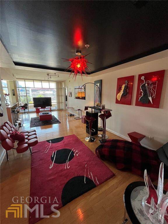 250 Park Avenue West - Photo 1