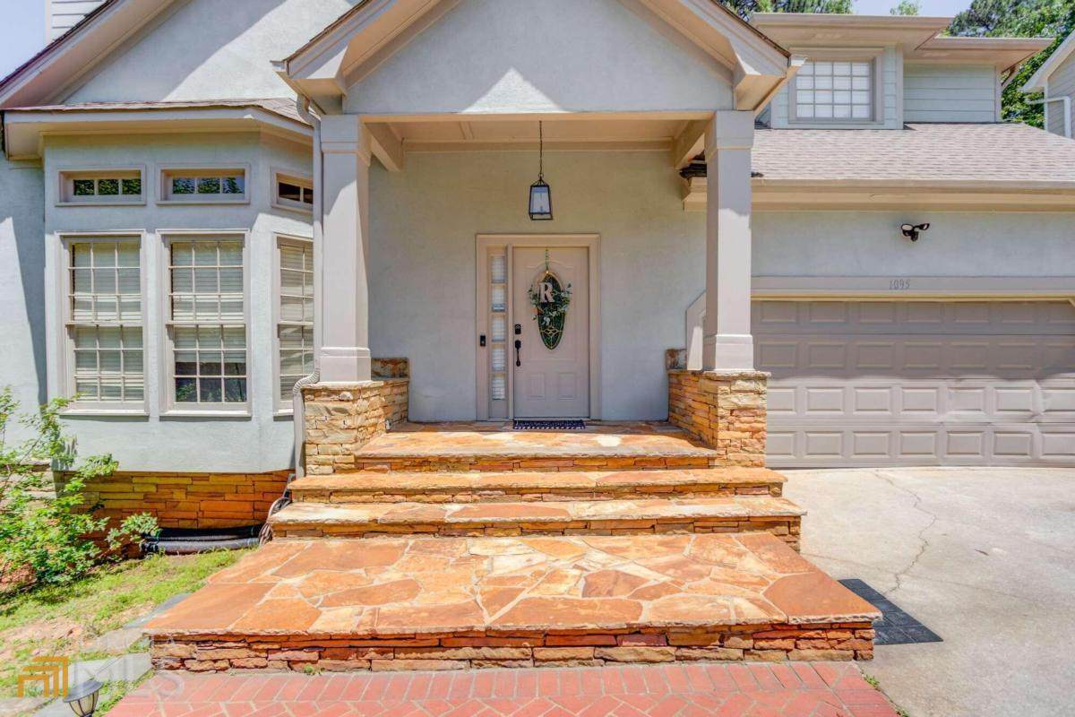 1095 Pepperwood Trail - Photo 1
