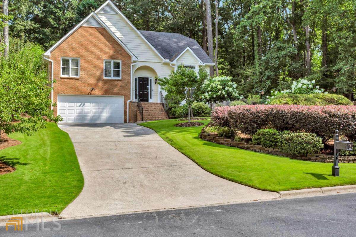 1024 Pine Grove Drive - Photo 1