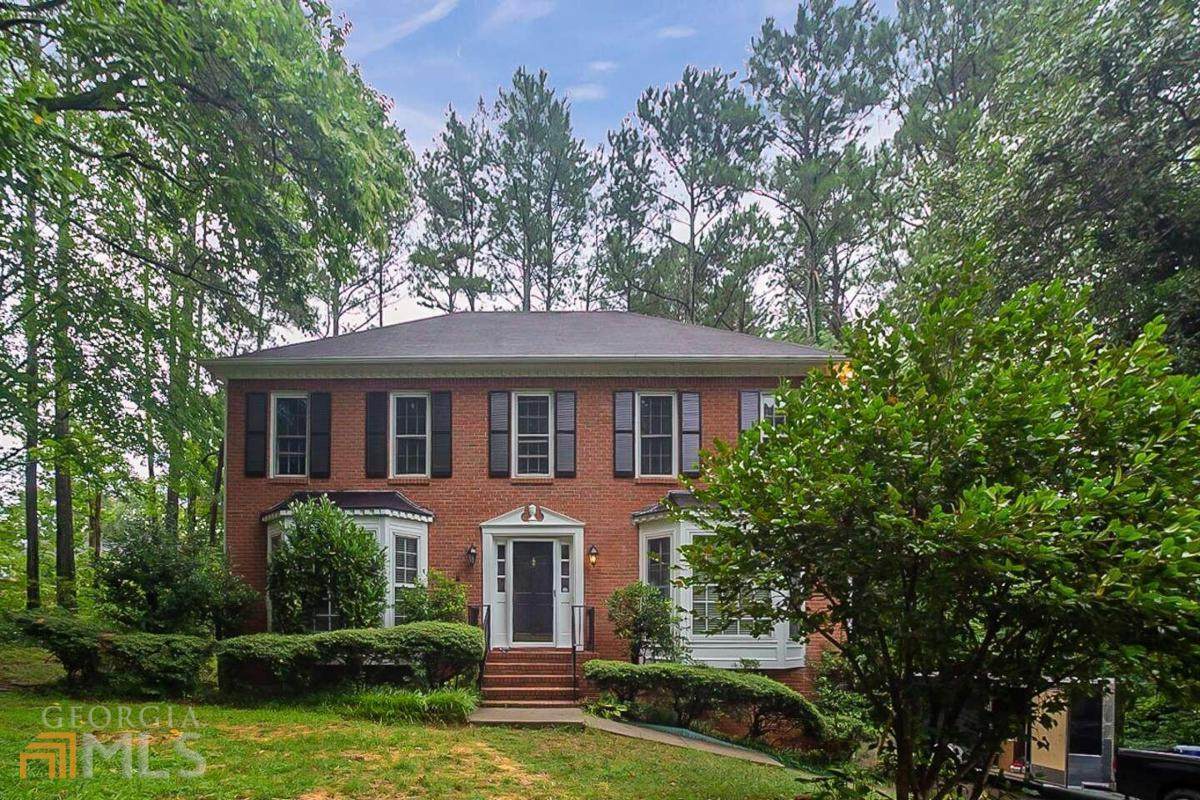 1024 Fairwood Court - Photo 1