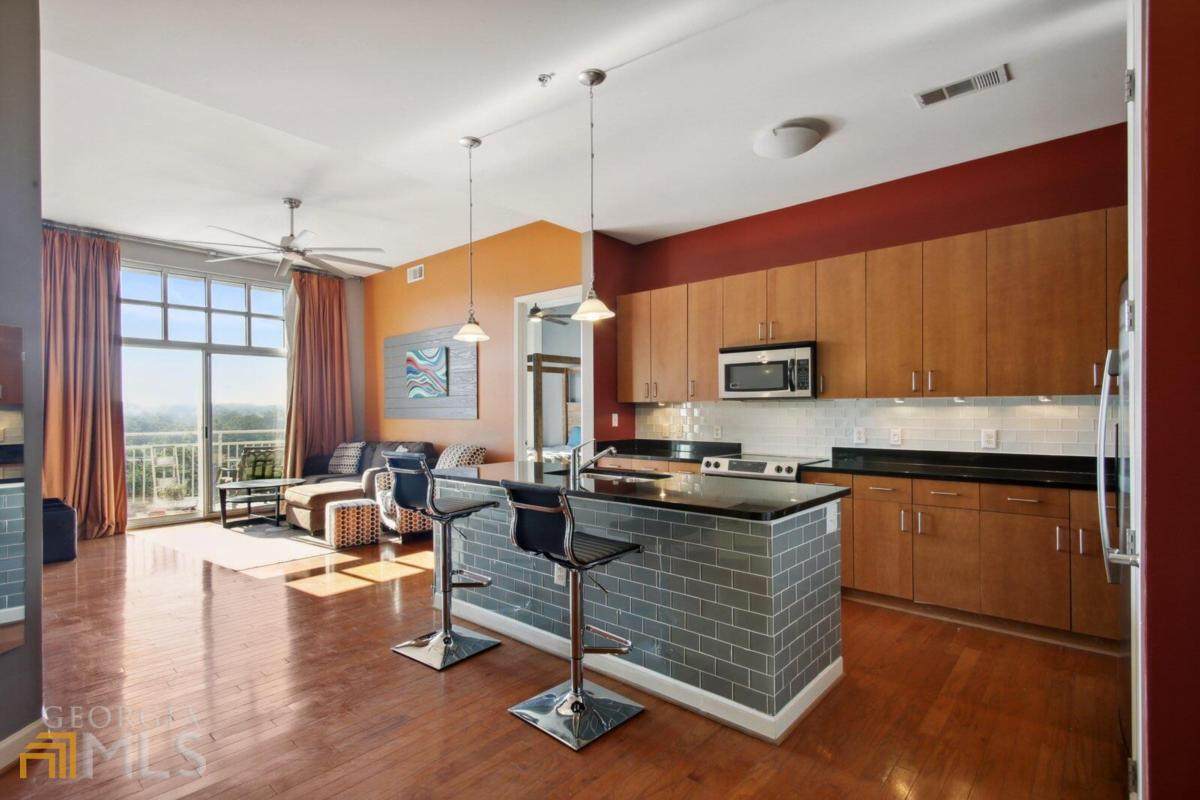 711 Cosmopolitan Drive - Photo 1